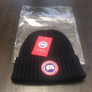 Black Ribbed Knit Beanie